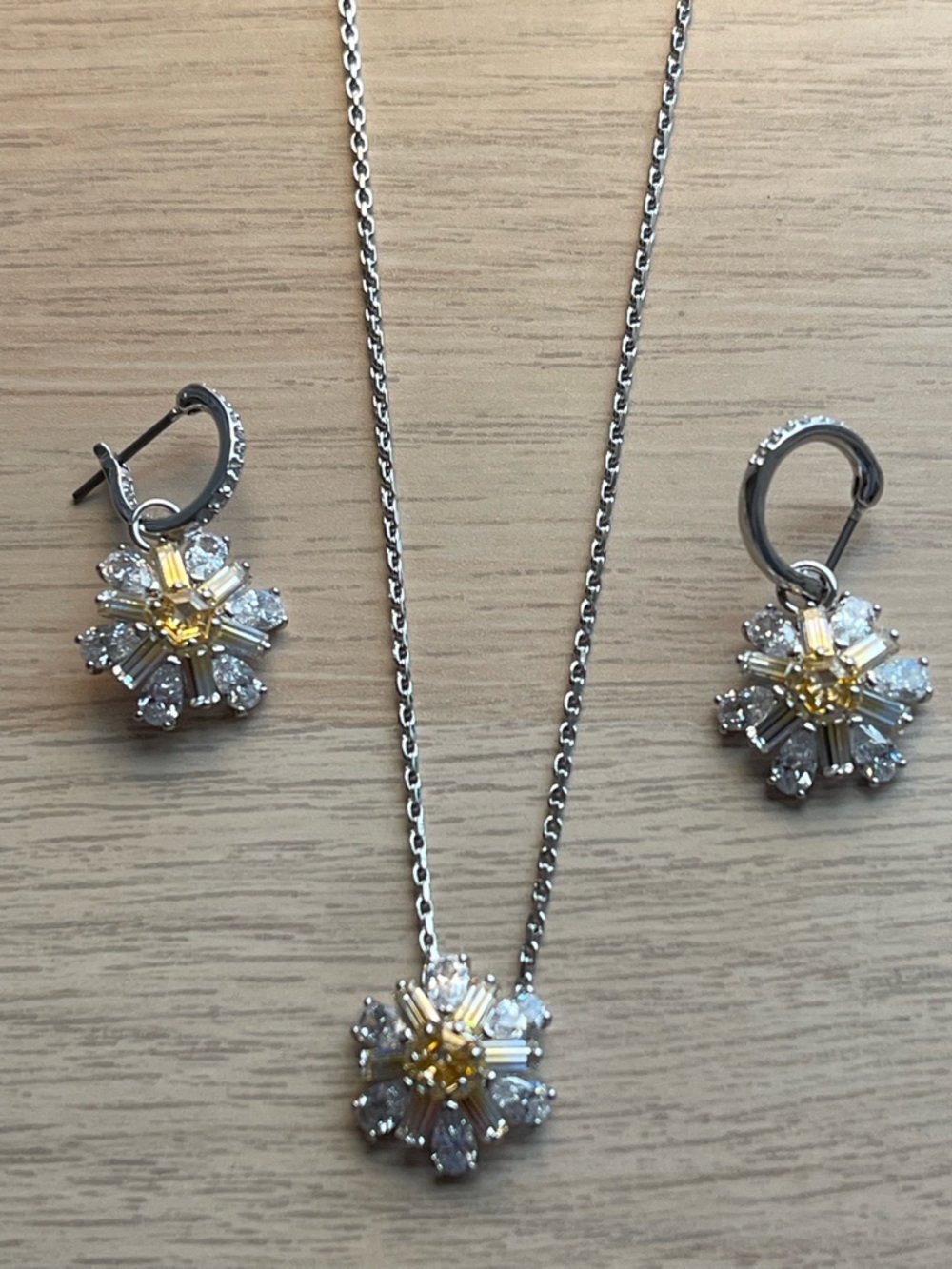 Swarovski L